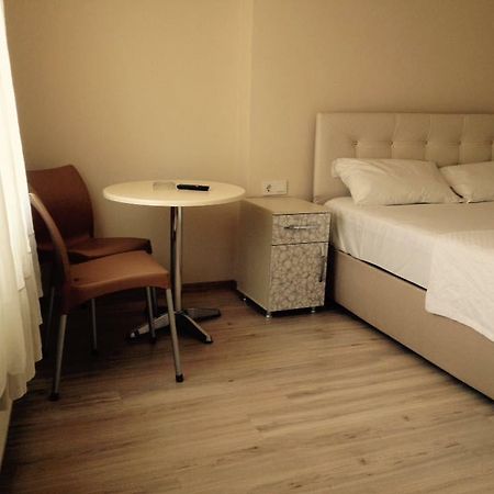 בויוקאדה Cicekli Yali Hotel מראה חיצוני תמונה