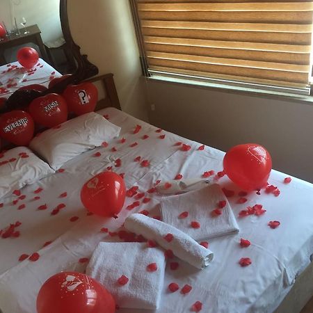 בויוקאדה Cicekli Yali Hotel מראה חיצוני תמונה