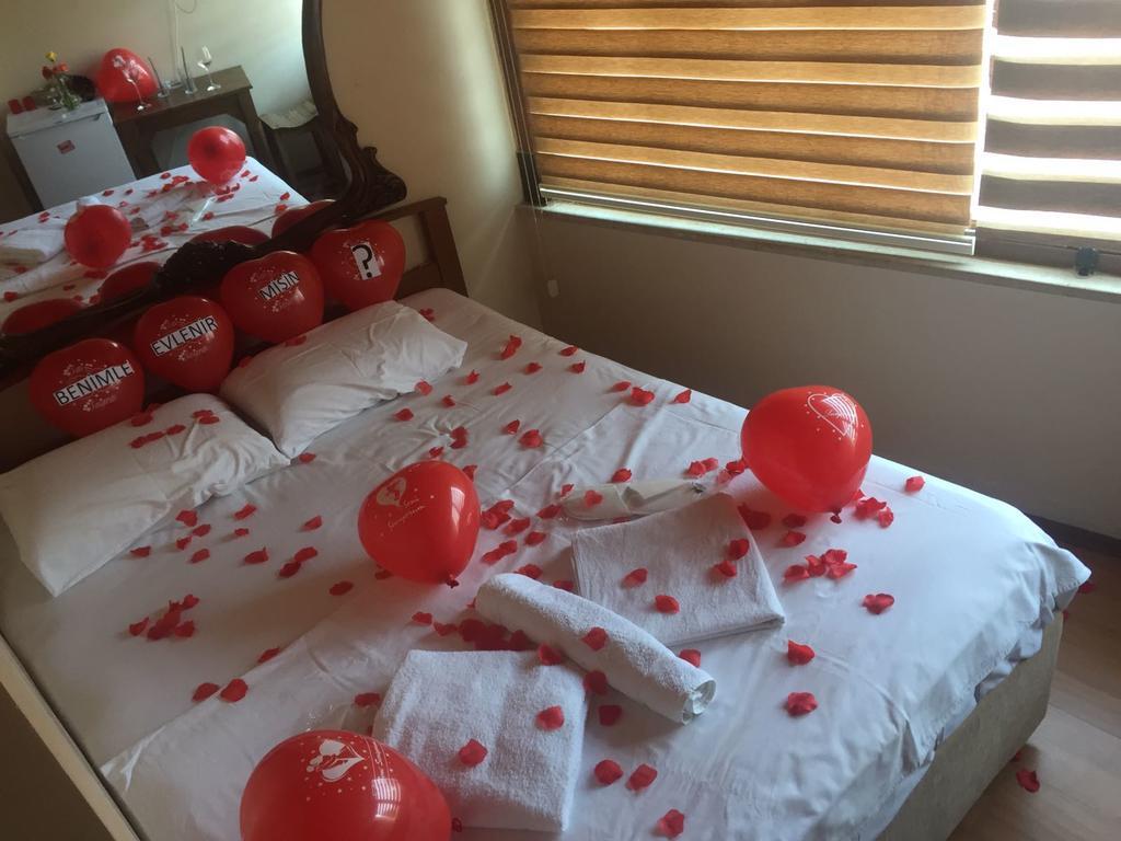 בויוקאדה Cicekli Yali Hotel מראה חיצוני תמונה